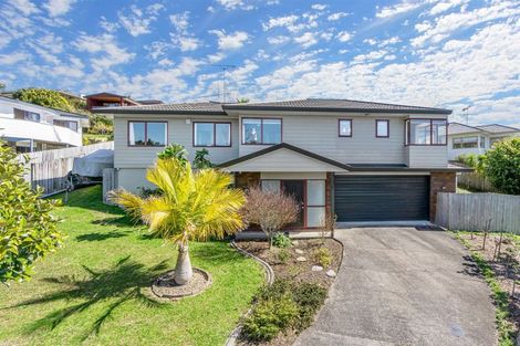 Photo of property in 15 Ballini Rise, West Harbour, Auckland, 0618