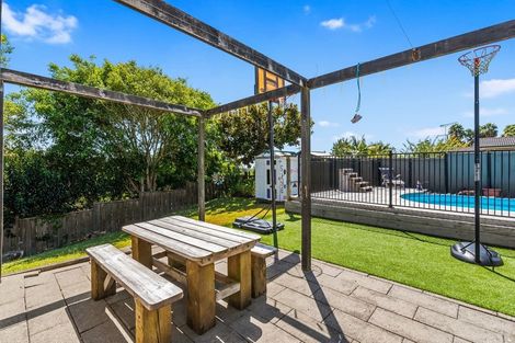 Photo of property in 29 Lingham Crescent, Torbay, Auckland, 0630