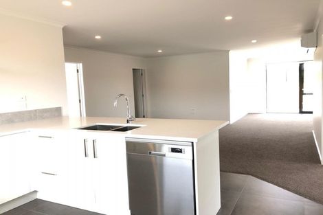 Photo of property in 10 James Elliot Way, Pokeno, 2402