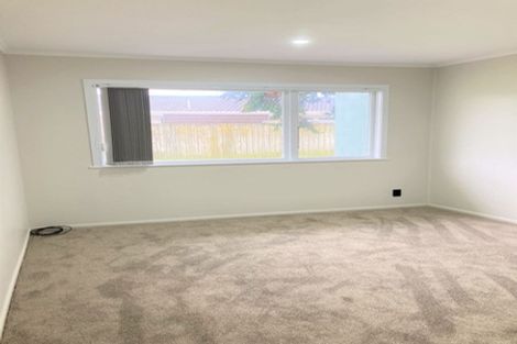 Photo of property in 2/5 Norman Spencer Drive, Papatoetoe, Auckland, 2104