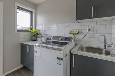 Photo of property in 14 Quinn Road, Levin, 5510