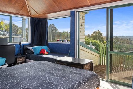 Photo of property in 315 Glenfield Road, Glenfield, Auckland, 0629