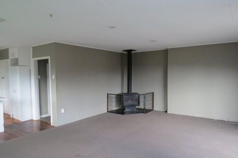 Photo of property in 15 York Crescent, Westown, New Plymouth, 4310