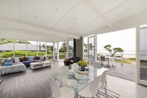 Photo of property in 16 Cathedral Road, Gore Bay, Cheviot, 7383