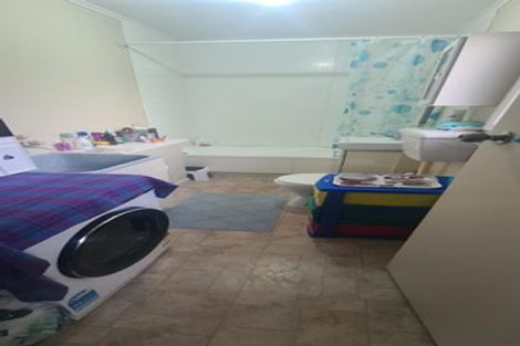 Photo of property in 1/68 Titirangi Road, New Lynn, Auckland, 0600