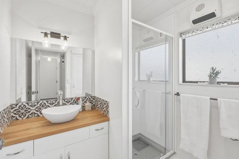Photo of property in 8a Church Place, Whanganui, 4500