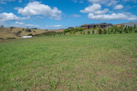 Photo of property in 2 Frazer Place, Coopers Beach, 0420