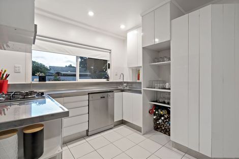 Photo of property in 6 Oakland Avenue, Papatoetoe, Auckland, 2025