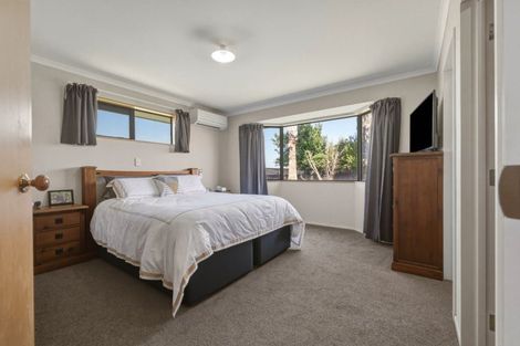 Photo of property in 11 Alpine Grove, Kelvin Grove, Palmerston North, 4414