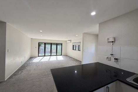 Photo of property in 21 Bangla Place, Massey, Auckland, 0614