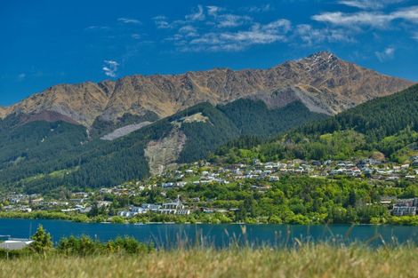 Photo of property in 10 Red Deer Rise, Kelvin Heights, Queenstown, 9300