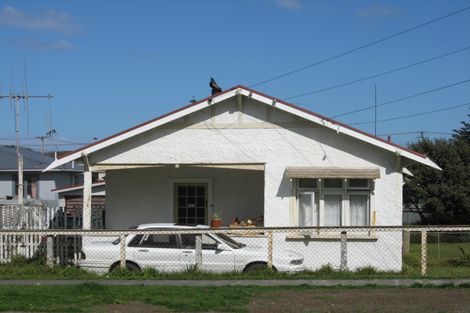 Photo of property in 3 Karaka Street, Castlecliff, Whanganui, 4501