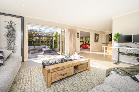 Photo of property in 6 Alan Street, Palmerston North, 4414