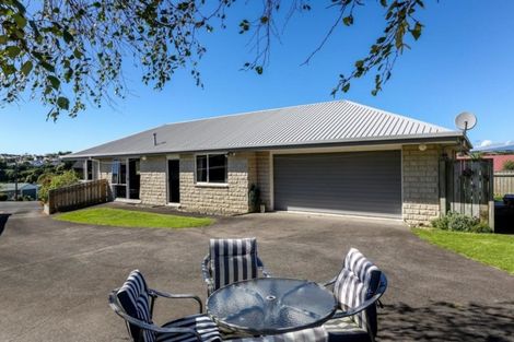 Photo of property in 9 Fantome Place, Whalers Gate, New Plymouth, 4310