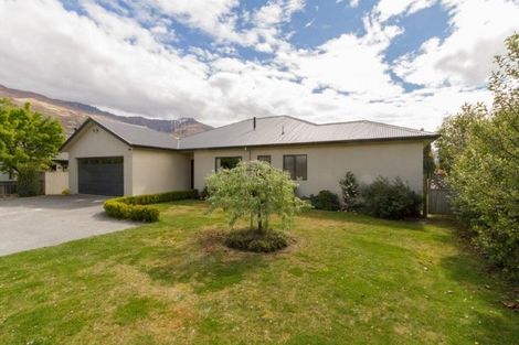 Photo of property in 2 Stonebrook Drive, Wanaka, 9305