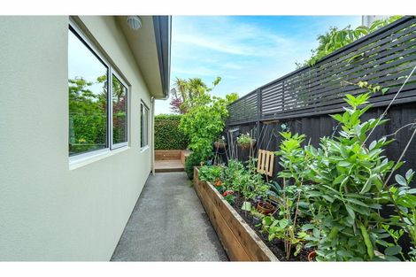 Photo of property in 35 Gresford Street, Edgeware, Christchurch, 8013
