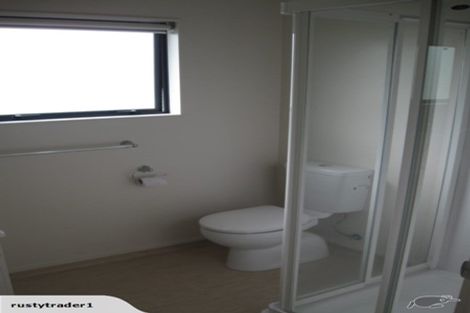 Photo of property in 21 Lantana Road, Green Bay, Auckland, 0604