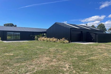 Photo of property in 450 Waitara Road, Huirangi, New Plymouth, 4373