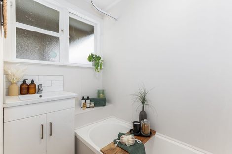 Photo of property in 20 Cornwall Crescent, Cannons Creek, Porirua, 5024