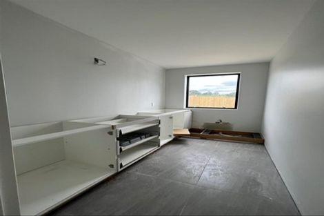 Photo of property in 16 Lumber Rise, Swanson, Auckland, 0614