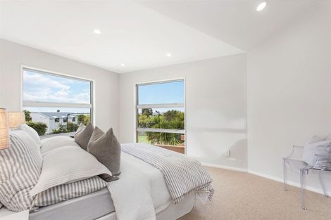 Photo of property in 92 Mccormacks Bay Road, Mount Pleasant, Christchurch, 8081