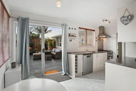 Photo of property in 47 Universal Drive, Henderson, Auckland, 0610