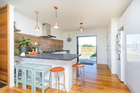 Photo of property in 26 Peters Avenue, Cloverlea, Palmerston North, 4412