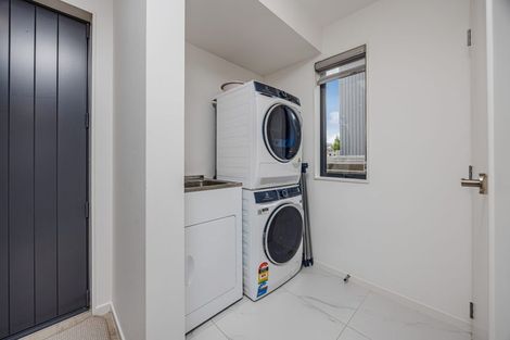 Photo of property in 50e Cascades Road, Pakuranga Heights, Auckland, 2010