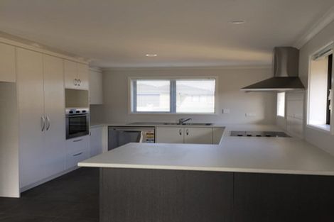 Photo of property in 3 Waipokapu Place, Opaheke, Papakura, 2113