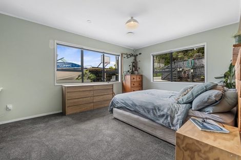 Photo of property in 1141 Scenic Drive North, Swanson, Auckland, 0816