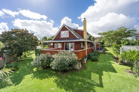Photo of property in 18 Waari Avenue, Sunnyvale, Auckland, 0612