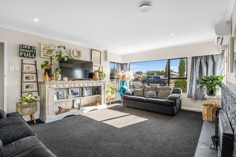 Photo of property in 1 Mathew Street, Dannevirke, 4930