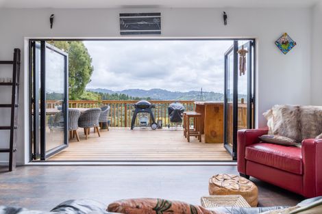 Photo of property in 59 Laingholm Drive, Laingholm, Auckland, 0604