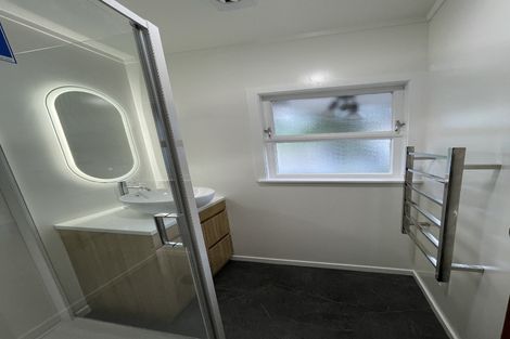 Photo of property in 2/39 Eban Avenue, Hillcrest, Auckland, 0627