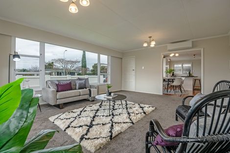 Photo of property in 5 Sutherland Crescent, Westbrook, Palmerston North, 4412