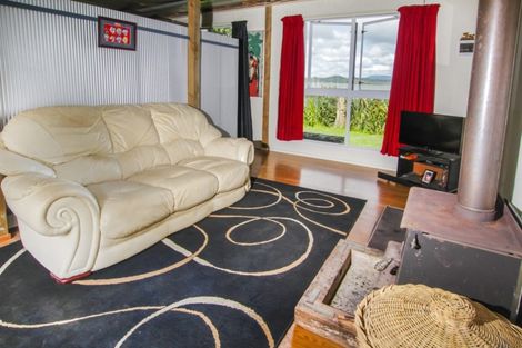 Photo of property in 100 Motukaraka Point Road, Kohukohu, 0491