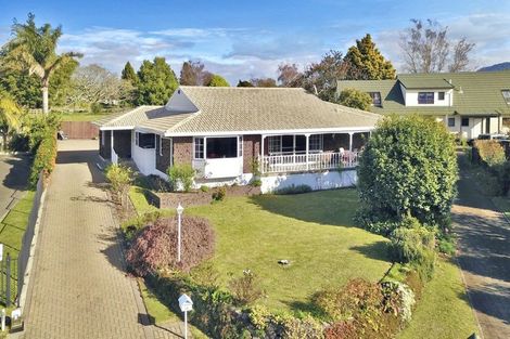 Photo of property in 16 Randell Place, Te Puke, 3119