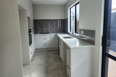 Photo of property in 93 Hutchinsons Road, Bucklands Beach, Auckland, 2014