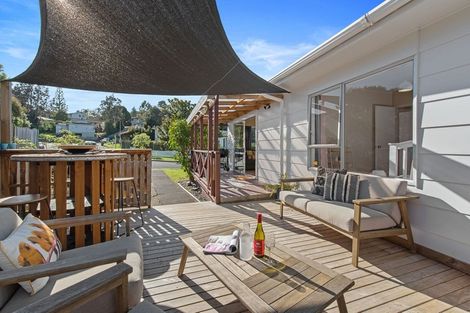 Photo of property in 2/29 Cranston Street, Torbay, Auckland, 0632