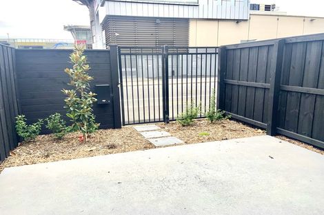 Photo of property in 2/8 New Brighton Road, Shirley, Christchurch, 8061