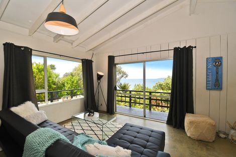 Photo of property in 17 Wonderview Road, Leigh, 0985