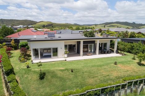 Photo of property in 8 Skippers Close, Haruru, 0204