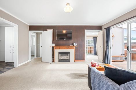 Photo of property in 352 Stokes Valley Road, Stokes Valley, Lower Hutt, 5019