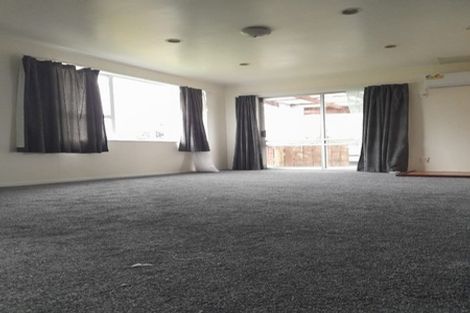 Photo of property in 3/3 Etherton Drive, Weymouth, Auckland, 2103