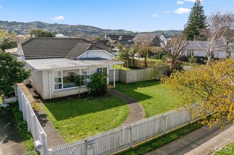 Photo of property in 13 Mahoe Street, Eastbourne, Lower Hutt, 5013