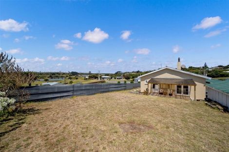 Photo of property in 10 Leicester Street, Patea, 4520