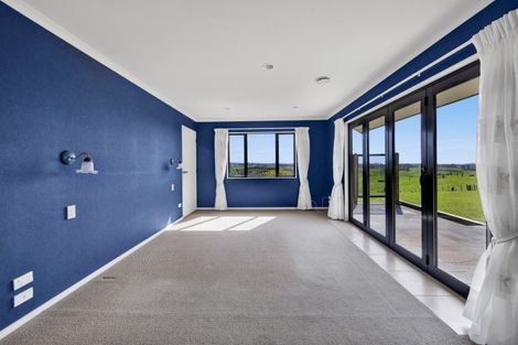 Photo of property in 311 Croydon Road, Midhirst, Stratford, 4394