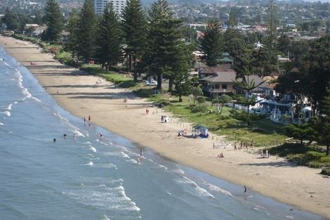 Photo of property in 18 Parkside Drive, Orewa, 0931