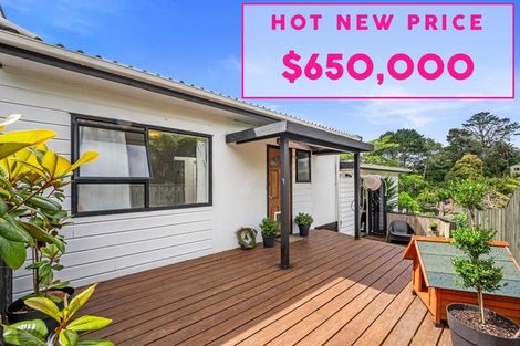 Photo of property in 2/53 Topliss Drive, Northcross, Auckland, 0632