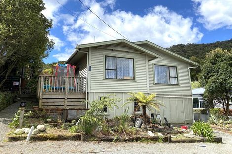 Photo of property in 13 Ashmore Avenue, Cobden, Greymouth, 7802